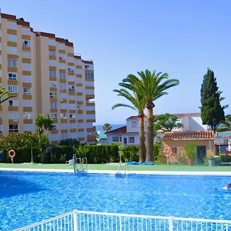 Front On Costa Apartmán *